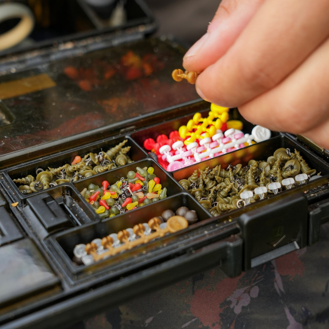 IN TOO DEEP Splash Camo Tackle Box