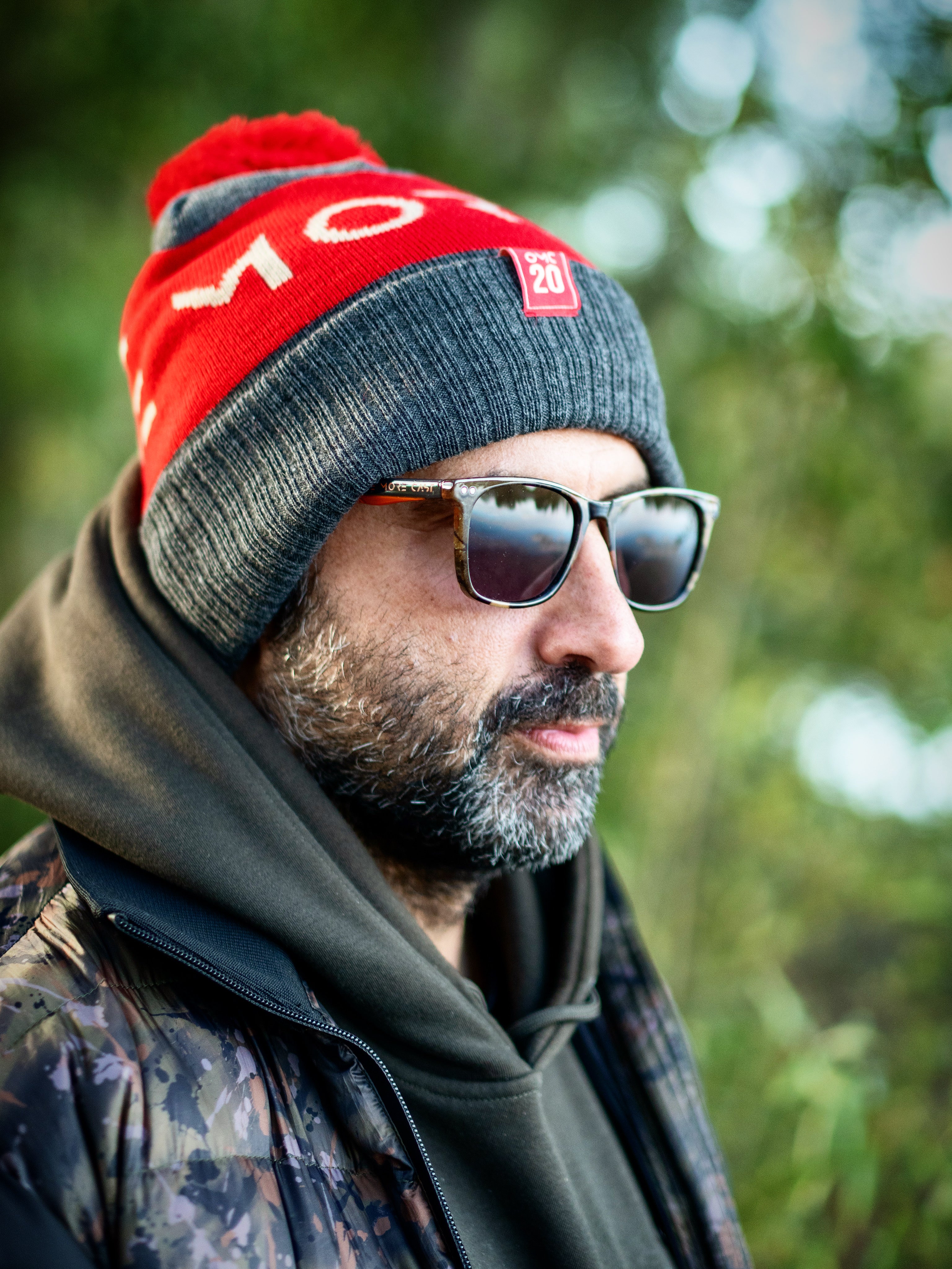 NUMBER 20 OMC ONE MORE CAST BOBBLE HAT WINTER AUTUMN CAMPING OUTDOORS FISHING CARP WARM COSY RED GREY HEADWEAR