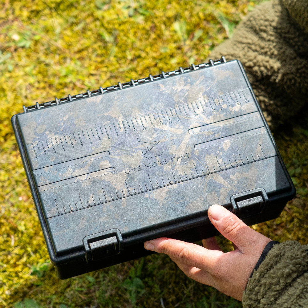 IN TOO DEEP Splash Camo Tackle Box