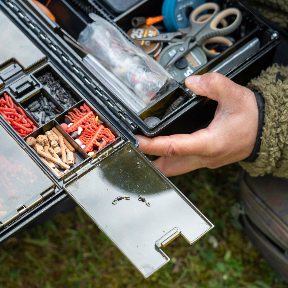 IN TOO DEEP Splash Camo Tackle Box