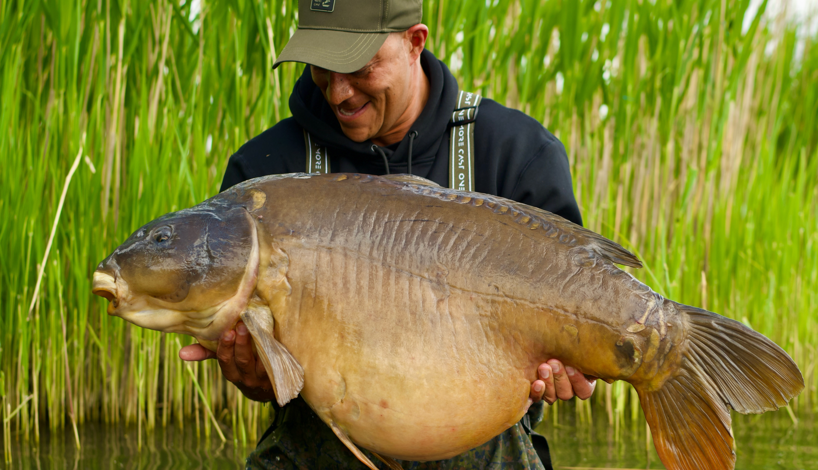 Bobby Zamora Underwater UK record carp Grenville Lake