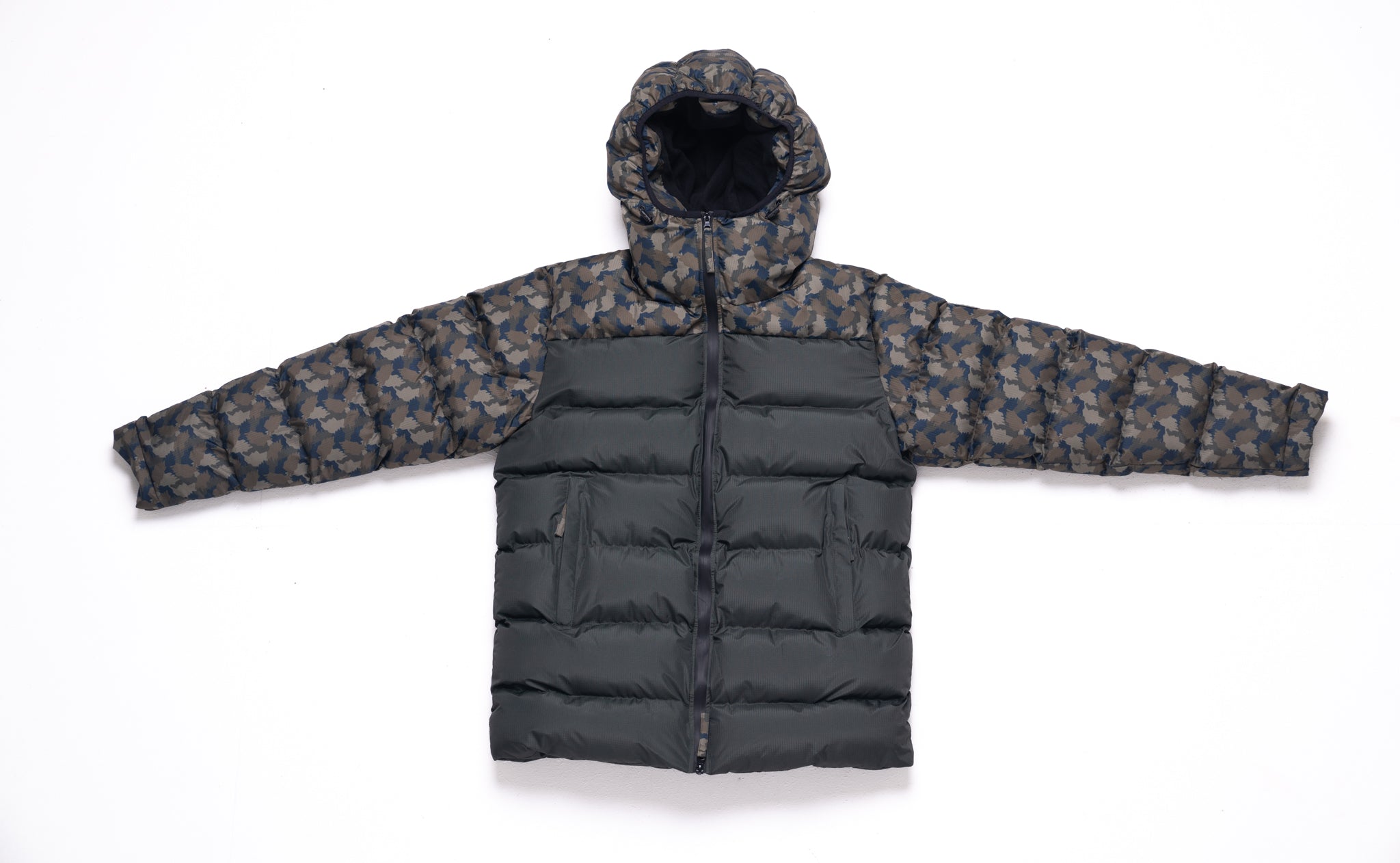 Splashleaf Camo Puffer Jacket Limited Edition Bundle