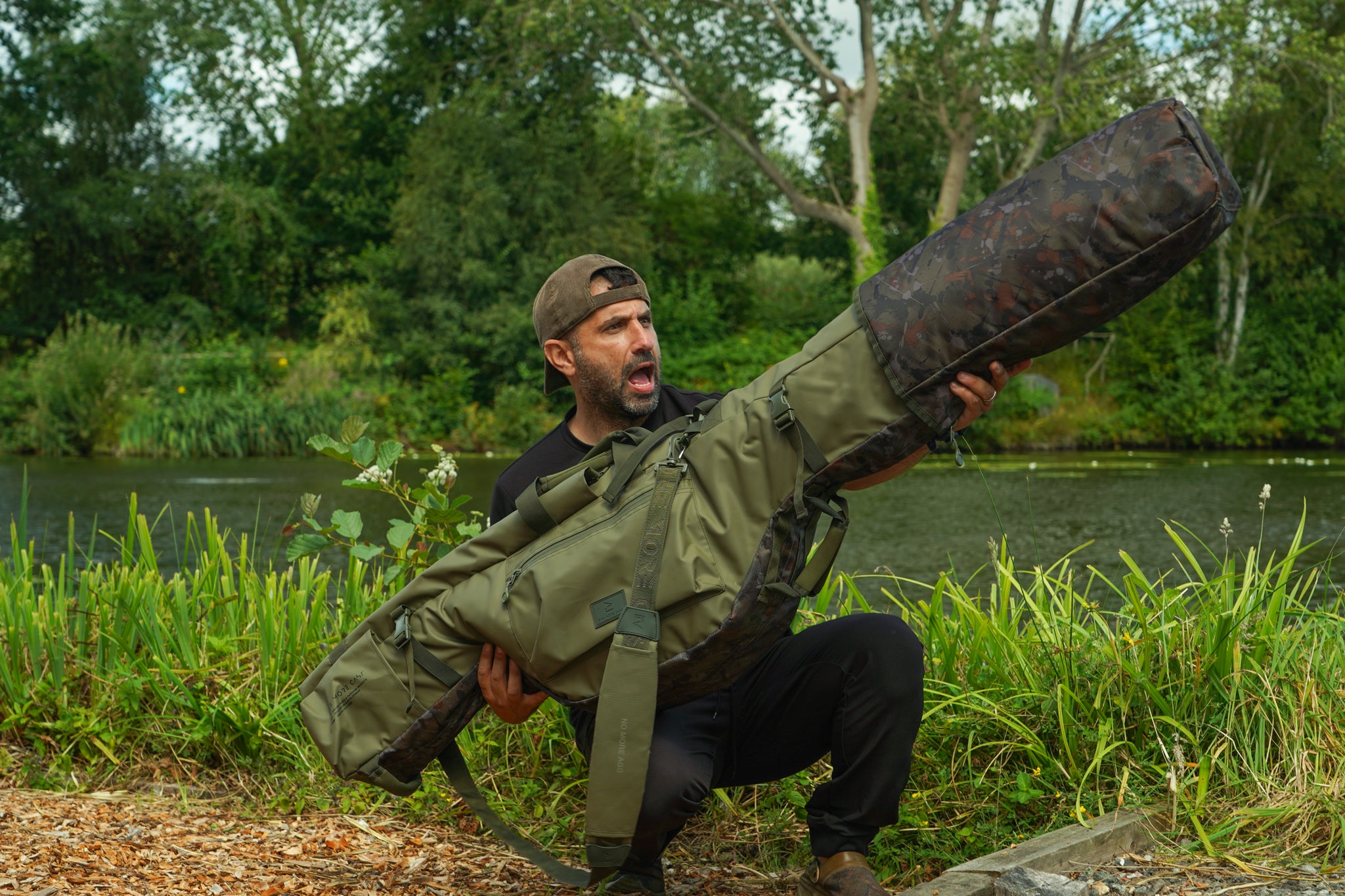 HEIST Extendable Rod Holdalls