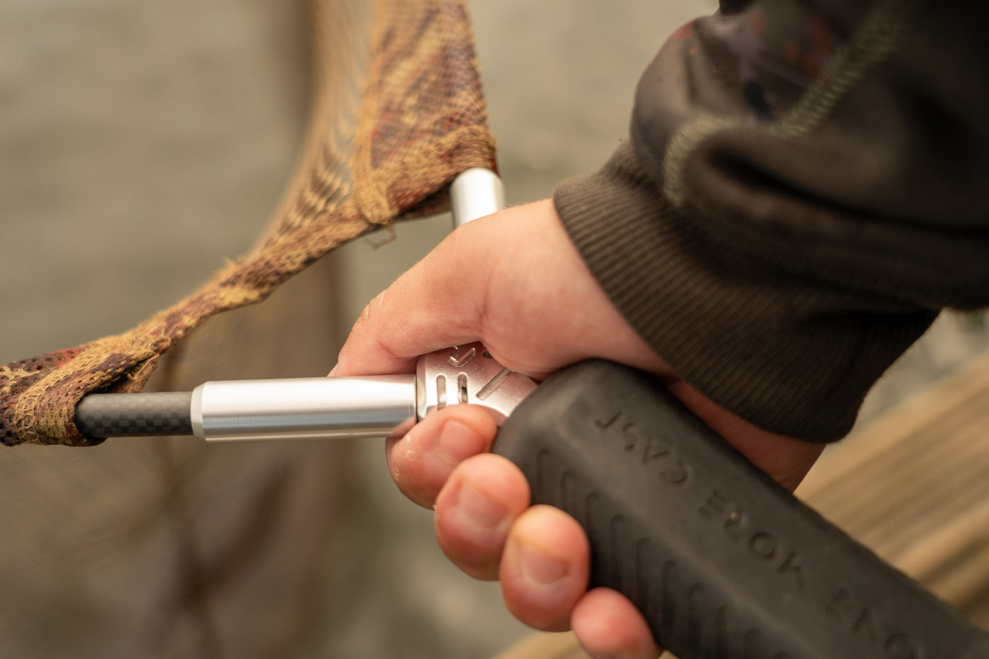 OMC ONE MORE CAST BLACK PEARL LANDING NET 42 CAMO MESH