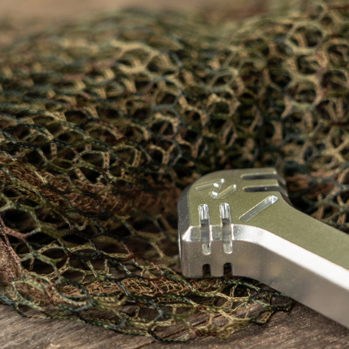 OMC ONE MORE CAST BLACK PEARL LANDING NET 42 CAMO MESH