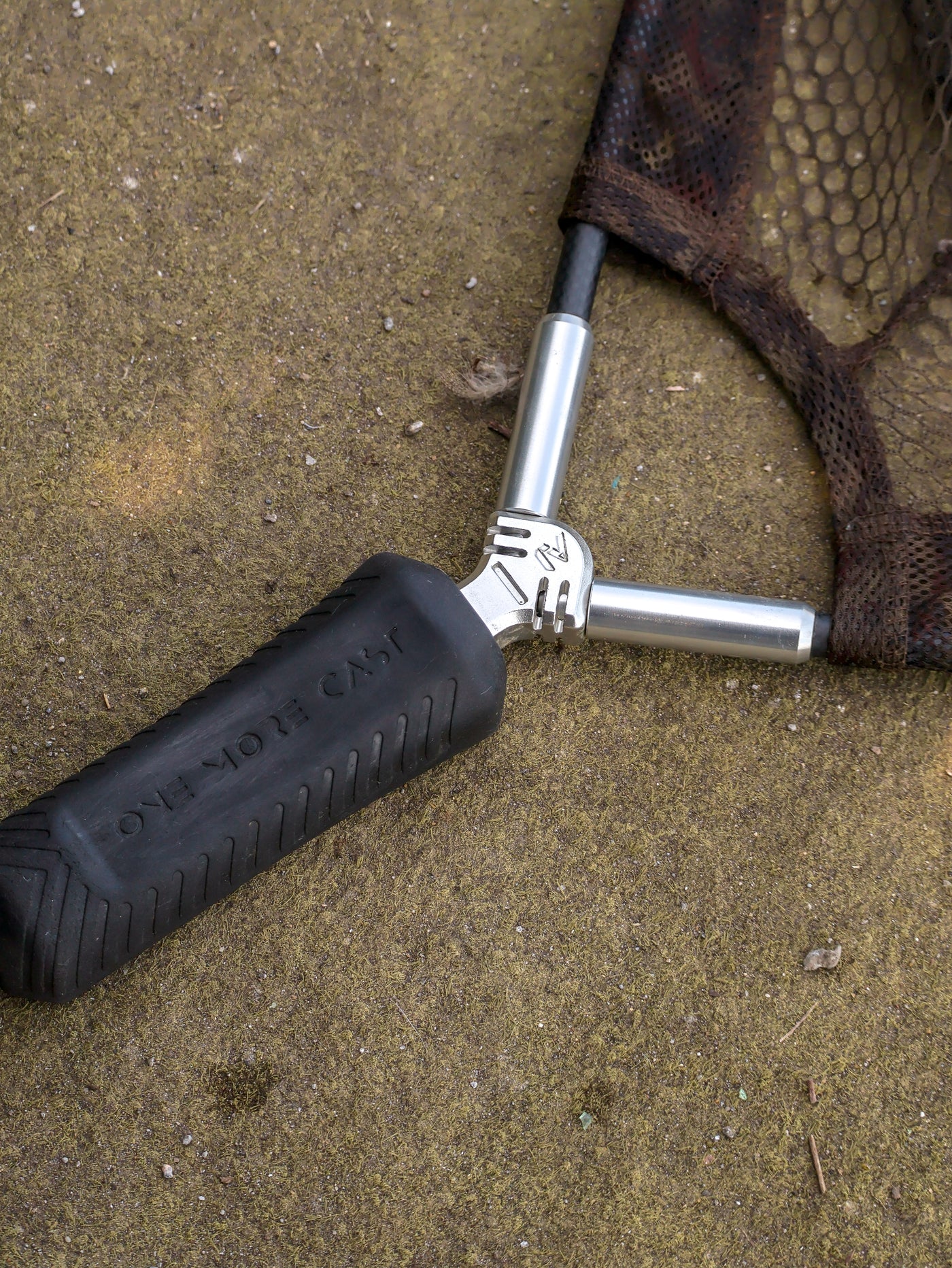 OMC ONE MORE CAST BLACK PEARL LANDING NET 42 CAMO MESH