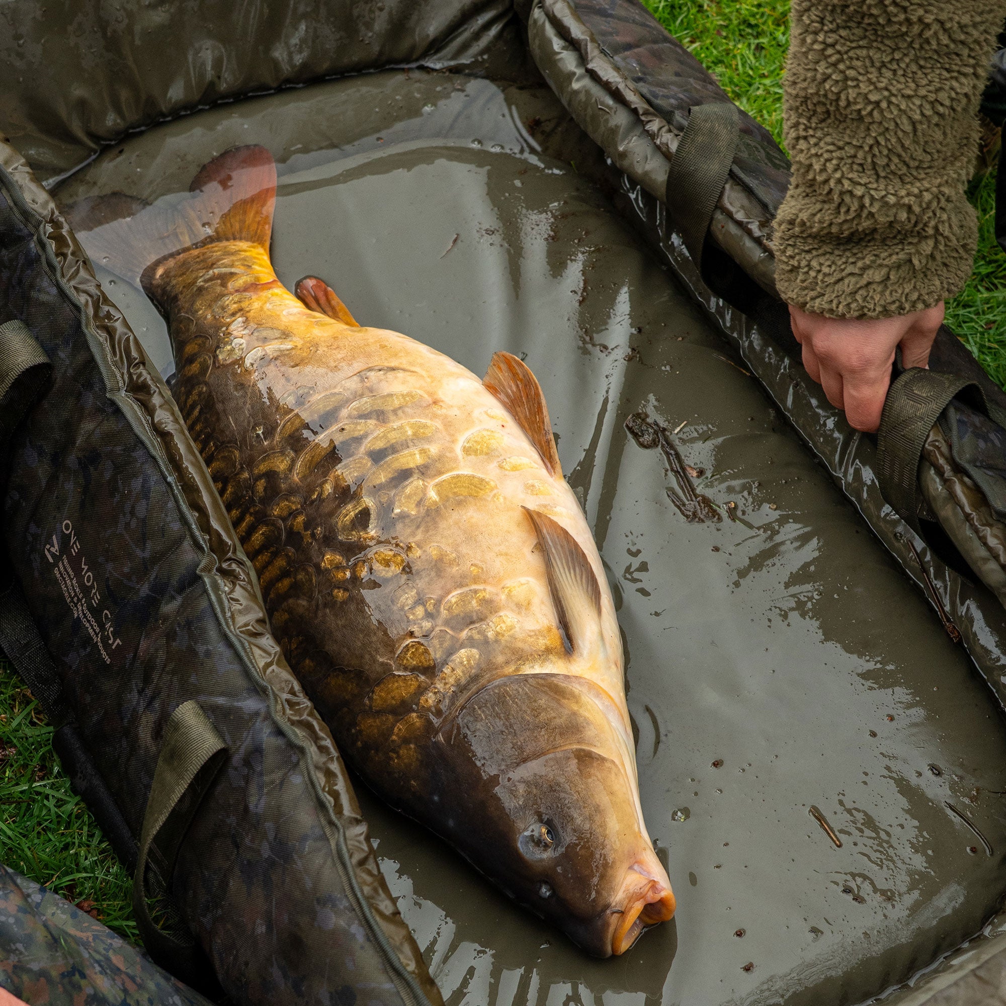 OMC HEIST PB ROLL MAT ONE MORE CAST UNHOOKING CRADLE CARP