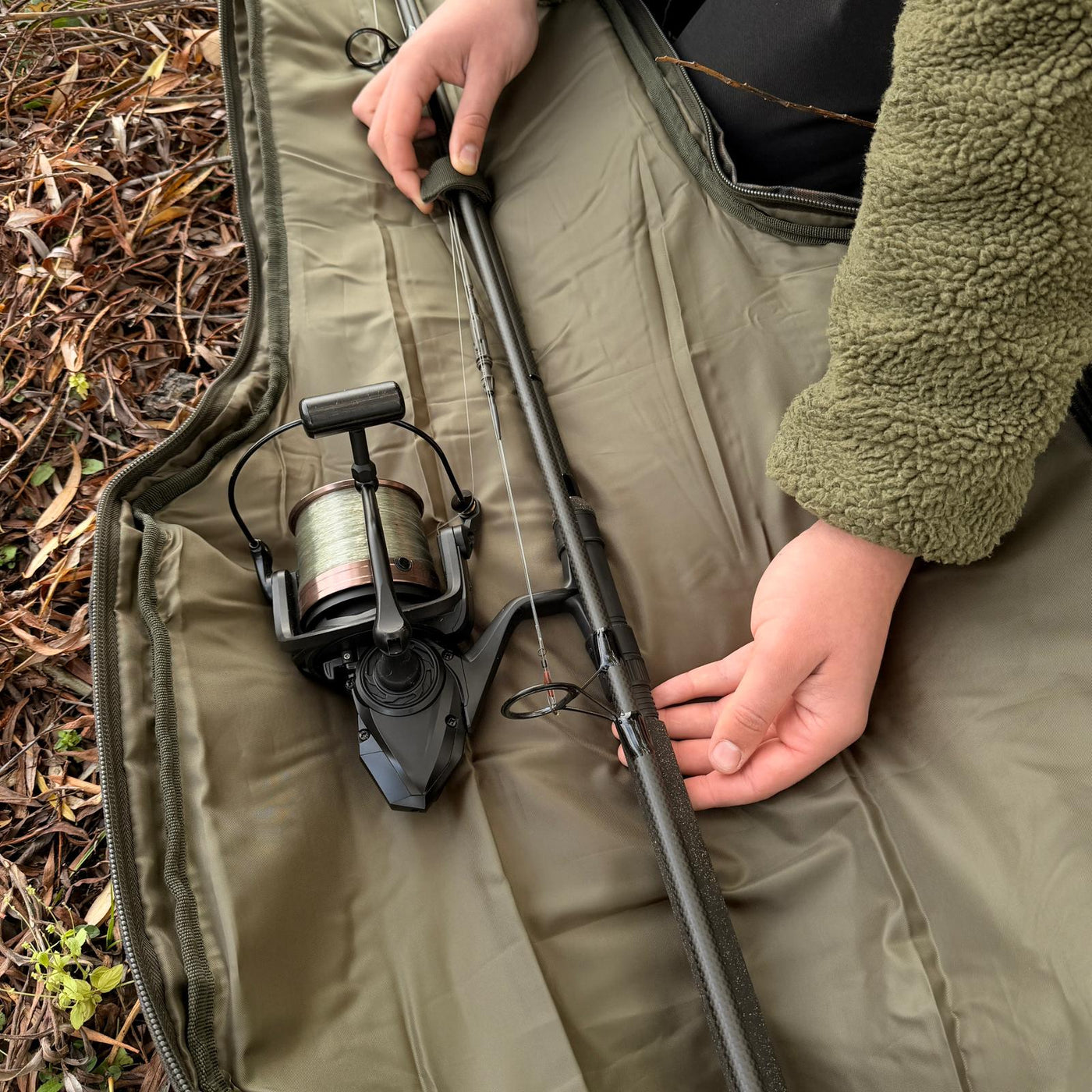 OMC One More Cast Extendable Single Rod Sleeve Holdall Luggage Carp Fishing 