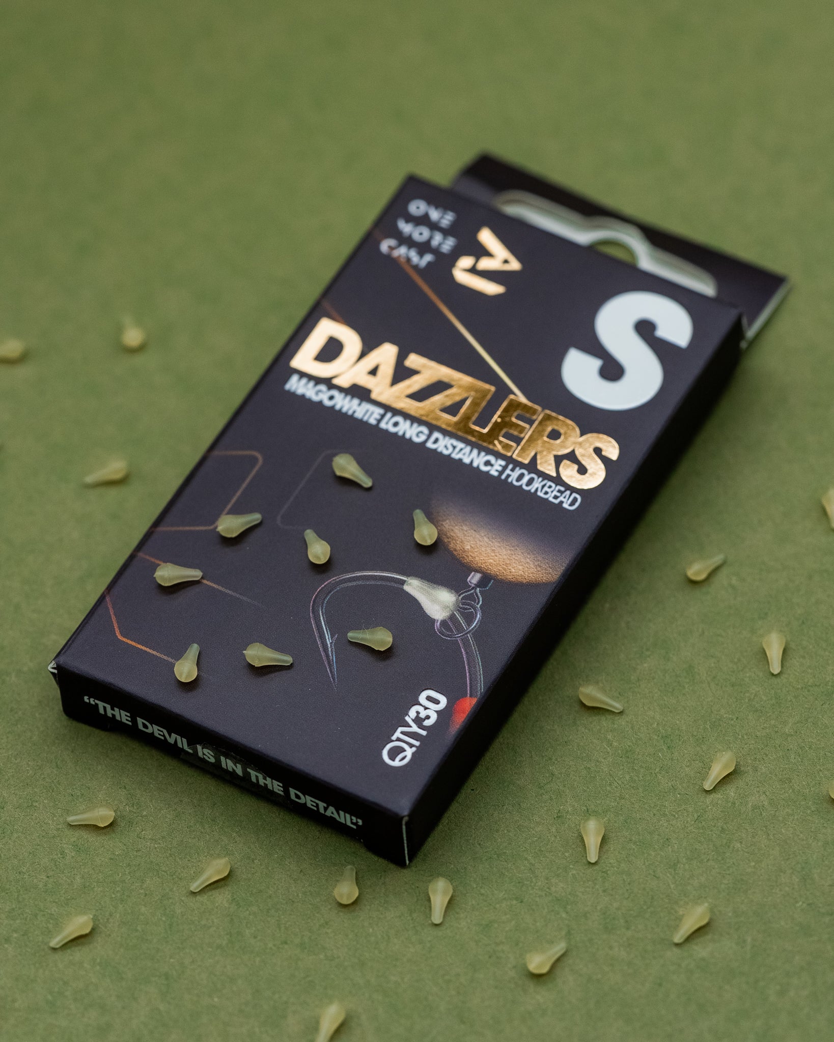 Dazzlers Magowhite Long Distance Hookbead